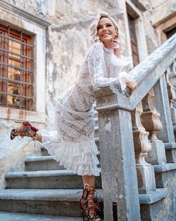 Maja Suput feet photo thumbnail