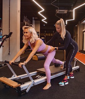 Maja Suput feet photo thumbnail