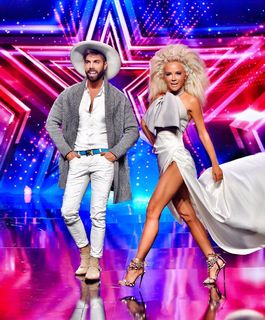 Maja Suput feet photo thumbnail