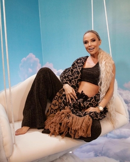 Maja Suput feet photo thumbnail