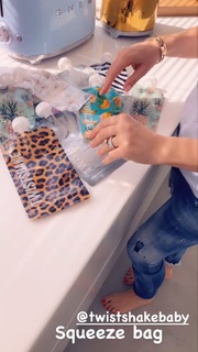 Maja Suput feet photo thumbnail