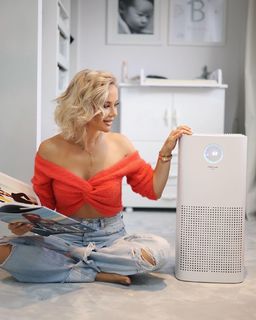 Maja Suput feet photo thumbnail