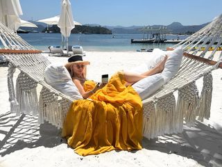 Maja Suput feet photo thumbnail