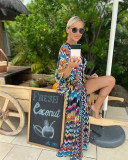 Maja Suput feet photo thumbnail