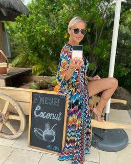 Maja Suput feet photo thumbnail