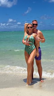 Maja Suput feet photo thumbnail