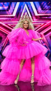 Maja Suput feet photo thumbnail