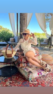 Maja Suput feet photo thumbnail