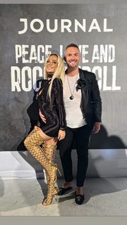 Maja Suput feet photo thumbnail