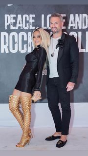 Maja Suput feet photo thumbnail