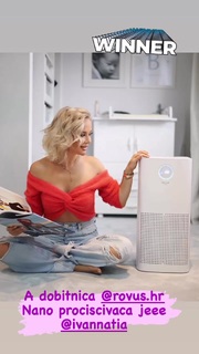 Maja Suput feet photo thumbnail