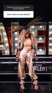 Maja Suput feet photo thumbnail