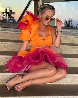 Maja Suput feet photo thumbnail