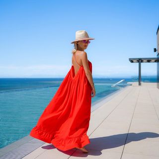 Maja Suput feet photo thumbnail