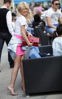 Maja Suput feet photo thumbnail