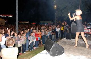 Maja Suput feet photo thumbnail