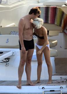 Maja Suput feet photo thumbnail