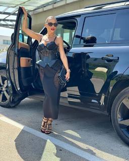 Maja Suput feet photo thumbnail