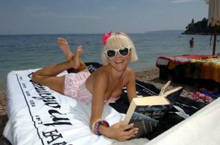 Maja Šuput feet photo 19