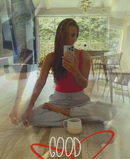 Majida Issa feet photo 7