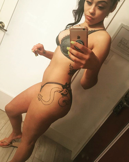 Major Galore feet photo 6