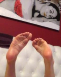 Major Galore feet photo 13