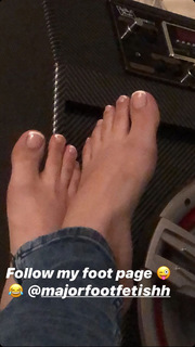 Major Galore feet photo 6