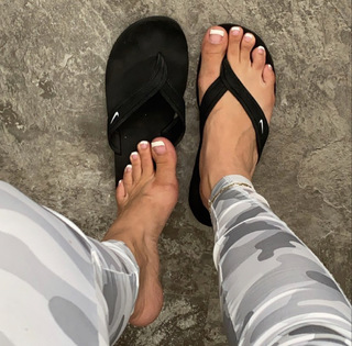 Major Galore feet photo 19