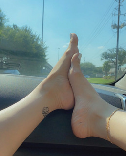 Major Galore feet photo 18