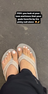 Major Galore feet photo 13