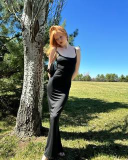 Makenna Kelly feet photo 18