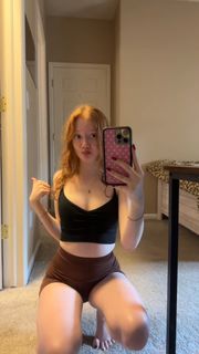 Makenna Kelly feet photo 20