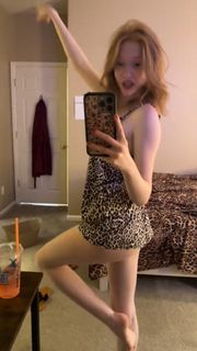 Makenna Kelly feet photo 6