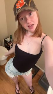 Makenna Kelly feet photo 1