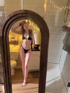 Makenna Kelly feet photo 18