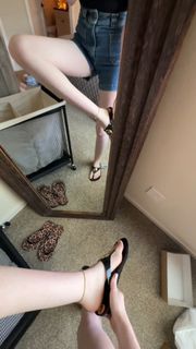 Makenna Kelly feet photo 2