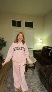 Makenna Kelly feet photo 16