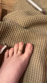 Makenna Kelly feet photo 3