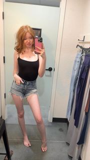 Makenna Kelly feet photo 17