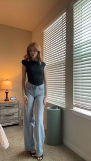 Makenna Kelly feet photo 3