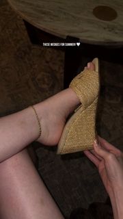 Makenna Kelly feet photo 12