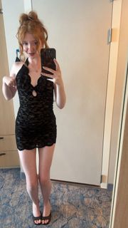 Makenna Kelly feet photo 8
