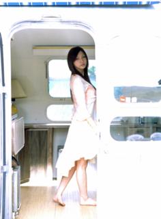Maki Gotô feet photo 3