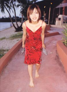 Maki Gotô feet photo 12