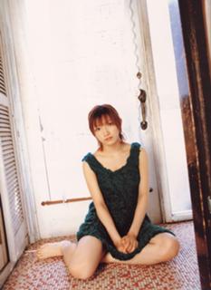 Maki Gotô feet photo 10