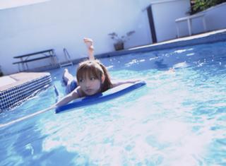 Maki Gotô feet photo 7