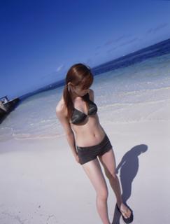 Maki Gotô feet photo 5