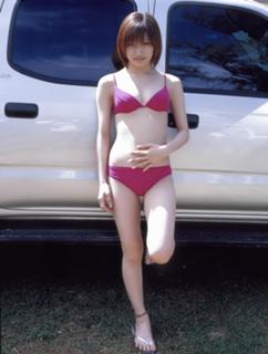Maki Gotô feet photo 3