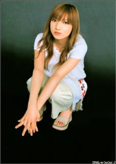 Maki Gotô feet photo 1