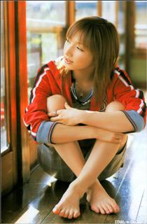 Maki Gotô feet photo 15